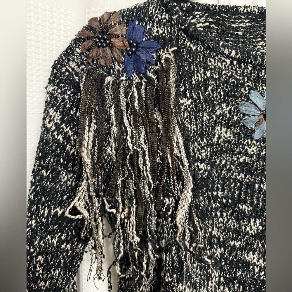 Vintage 80s MarieaKim Chic Black and Gray Floral Sweater - Picture 3 of 7